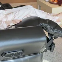 能听懂话的沙发？乐至宝首款智能沙发上市4个月，拆掉滤镜聊聊智能溢价到底买的是什么