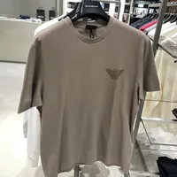 EA7跌到400块一件，比国产还便宜：阿玛尼运动线的“骨折价”，是捡漏还是智商税？