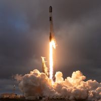 马斯克圆梦？巴菲特“入股”SpaceX刷屏背后：0.9%×4%=0.04%，一股都不是他买的，这作业抄不了