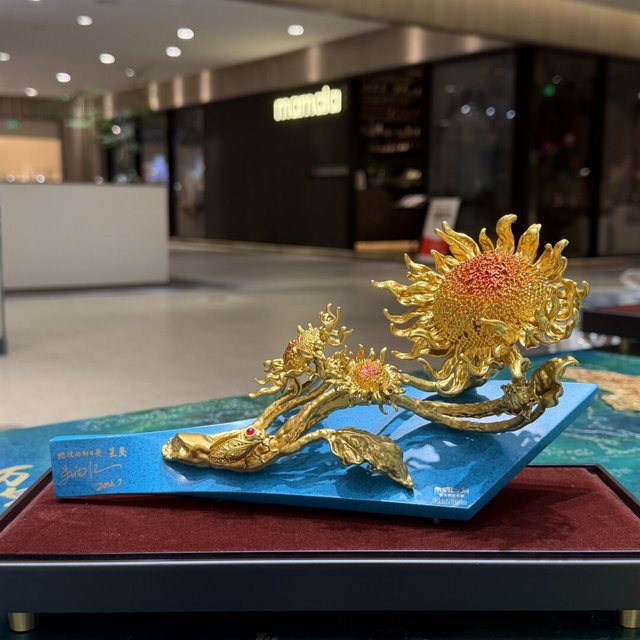 朱炳仁铜被曝掉色，创始人称“只能戴纯金”：几百块的“铜”还能买吗