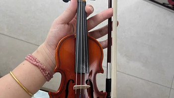 小小音乐家的第一把小提琴🎻