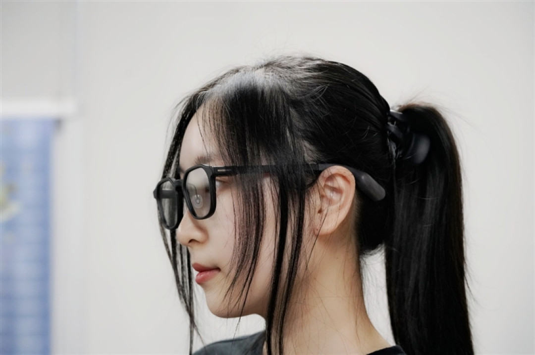 行业首款主动式AI眼镜！雷鸟iO评测：它能记录你的整个人生
