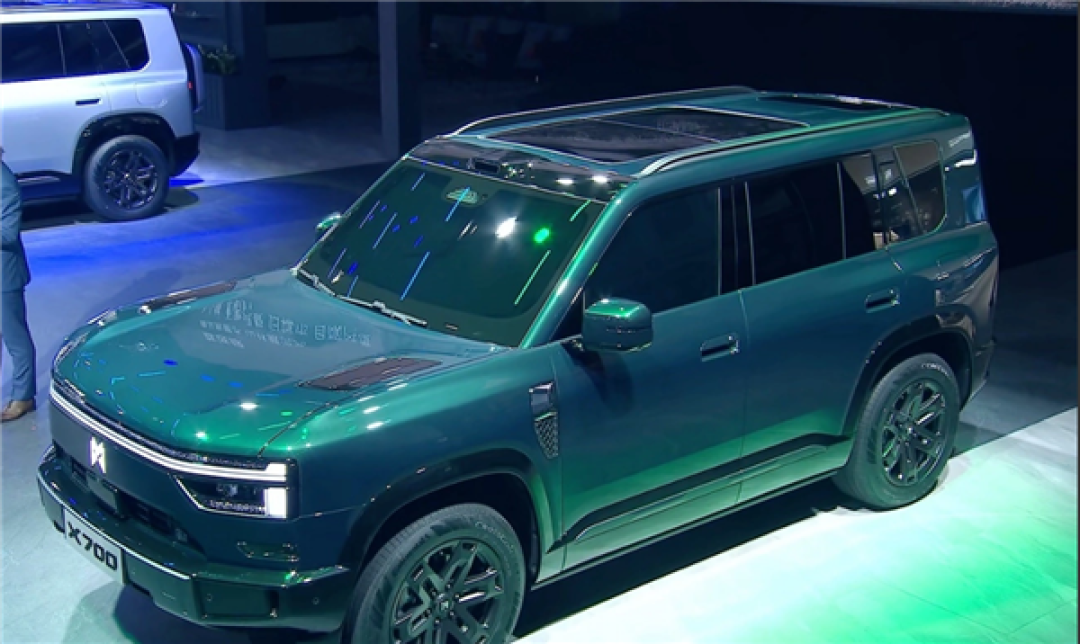 全新轻越野方盒子SUV！东风猛士X700亮相：承载式车身配华为智驾