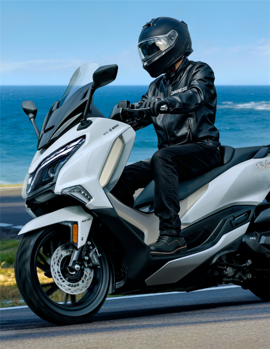 极速138km/h!豪爵龙骨大踏板旅行者TVL350上市:28980元起