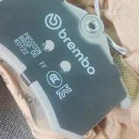 4S店报价四千，网上两千出头：换刹车片直接选布雷博行不行？