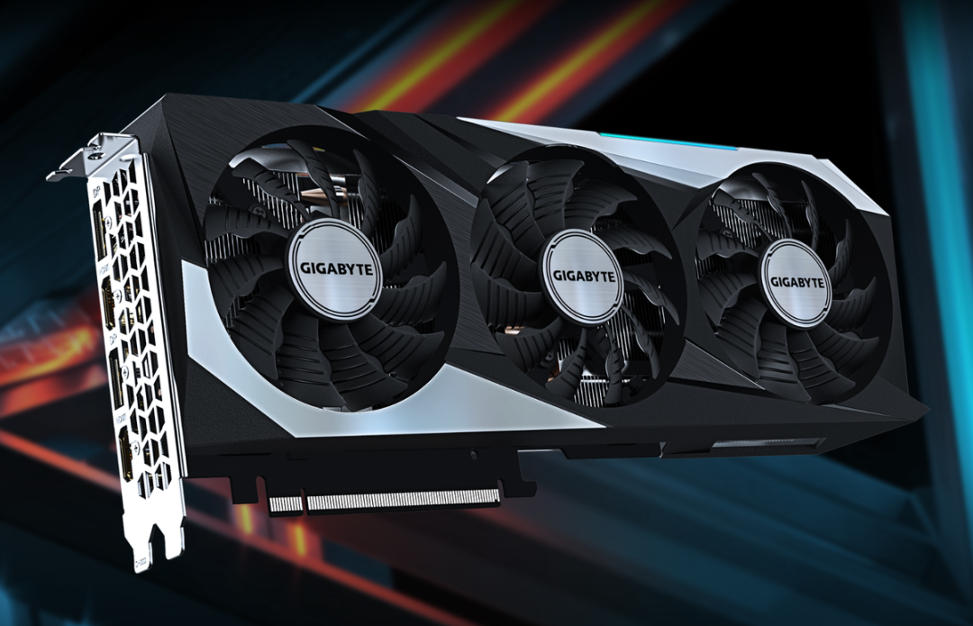 技嘉RTX 3070用了5年疯狂黑屏,才发现散热贴保护膜根本没撕!