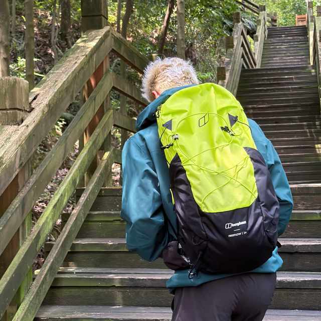 小红书刷屏、山姆也上架了：60岁的Berghaus，现在入坑值不值？