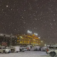 阿勒泰今天下雪了，开板时间表也出炉了：这个雪季想穿SPYDER上雪道，什么时候买、怎么挑，看这一篇
