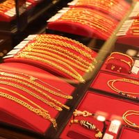 金价反弹、联名新品 | 周大福8.22日报