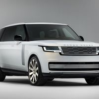 SE标轴指导价141.2万，二手盛世跌到49.8万：揽胜的价格崩盘，终于崩到了旗舰身上