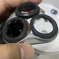 你的电动剃须刀大概率没坏，只是钝了：翻完全网几十篇换刀头和清洁帖，算了笔五年的替换件账，顺便整理出常见型号速查表