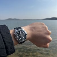 公价从4万涨到5万出头，回收报价反而跌了两千：欧米茄海马300的价差，买前得先算明白