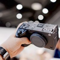 24小时售罄、地震停产、交付排到9月：索尼FX5传感器工厂复产了，现在该出手吗