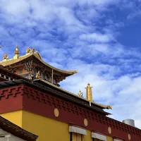 2000多人骂它是骗局，又有人替它喊冤：松赞林寺到底该花多少钱？