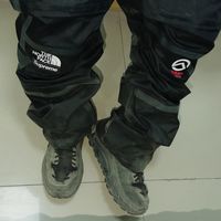 你为 GORE-TEX 花的钱，其实不是买“透气”的：闷是常态，问题出在买没买对场景