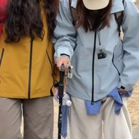 冲锋衣，一半人吹爆、一半人疯狂避雷：对比完两边的帖子，我发现差别就一个问题