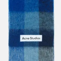 Acne Studios围巾，8月底才是入手时机：反季六折从哪找，格纹纯色怎么选，扎人起球两个坑怎么避