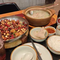 眉州东坡悄悄开遍上海:四川人排队,川渝老饕绕道,到底该信哪边?