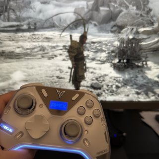 玩类魂别急着冲黑武士5Pro，打FPS别硬上八爪鱼5：飞智三款手柄怎么选