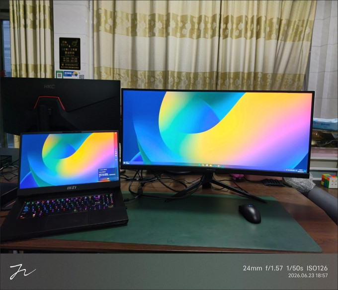 华硕显示器