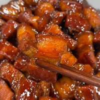 今年贴秋膘要缓一缓：三个日历信号都说"热还没完"，先清后润、等真凉了再贴