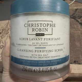 有人叫它油头救星,有人叫它智商税:Christophe Robin海盐磨砂膏的两极口碑,差的就是这一个用法