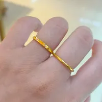 戒指叠戴不到一天就磨花？你亏的其实不是那点金子