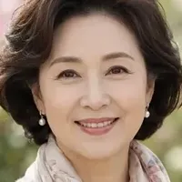 什么牌子的眼霜抗皱淡化细纹最好？通勤带妆眼周不搓泥才是真本事