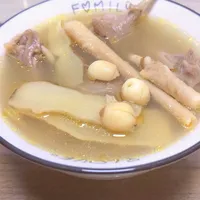 感觉累了虚了，想买六味地黄丸养肾精？昨天国家卫健委发布会给了答案：先辨体质再进补