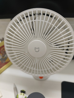 米家ZMYDFS01DM风扇：桌面清凉体验