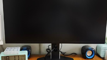 装机收尾换主屏：REDMI G25 24.5 寸 240Hz，把高刷打进小桌面