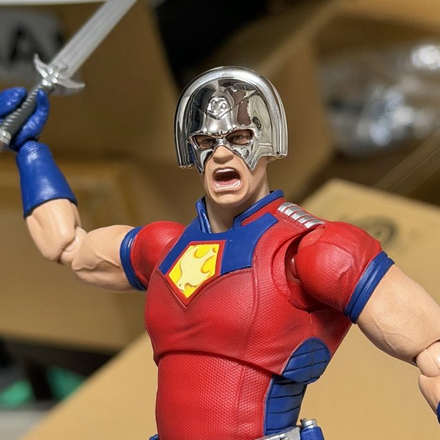 日本玩家夸它“2026年前三”，国内玩家骂关节停在十年前：MAFEX《自杀小队》和平使者出货满月，还值得追吗？