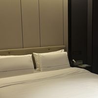 亚朵卖枕头快赶上酒店主业上热搜，但差评都说“不适合”：想买的人先回答3个问题，再走低成本试睡路