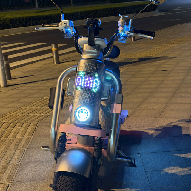 全网都在问的爱玛元宇宙，到底要不要驾照？电自版、电摩版一次说清，附交定金前避坑清单
