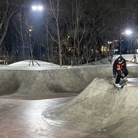 儿童滑板课价格摸底：一节课100到400元，预付费红线是60节课和5000块，秋季报班前先算这笔账