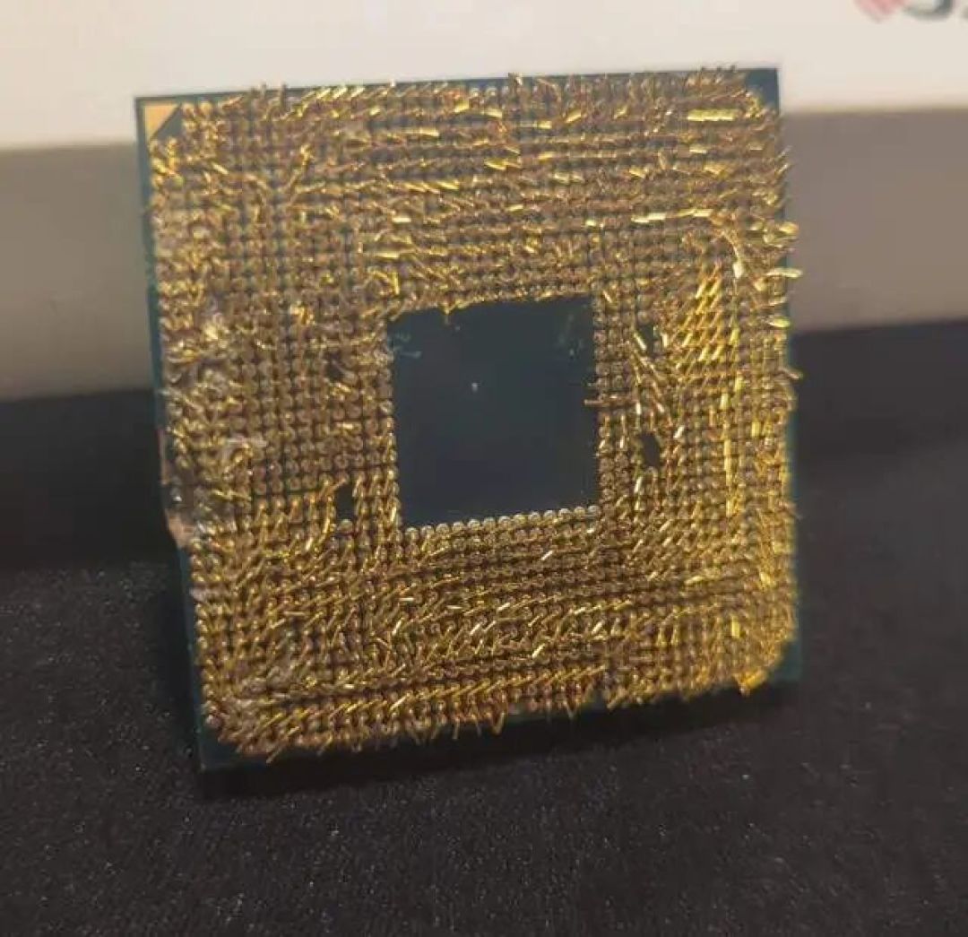 只卖13元的AMD锐龙CPU：被陷害致死，针脚全弯了