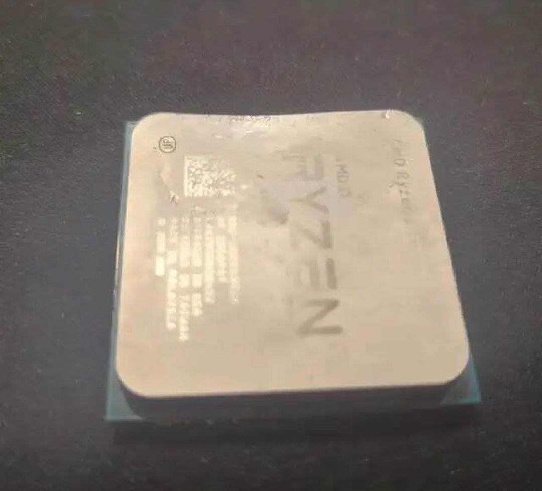 只卖13元的AMD锐龙CPU：被陷害致死，针脚全弯了