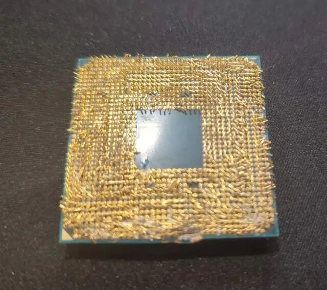 只卖13元的AMD锐龙CPU：被陷害致死，针脚全弯了