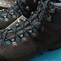 SCARPA 港版便宜一千、小鹰渠道差价 1700：对了 20 多篇差价帖，登山装备只有三类值得费这个劲
