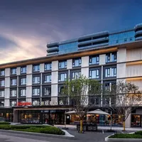 你常住的欢朋,可能悄悄换了"房东":翻完西安收购和成都闭店两案,我整理了查店三步课