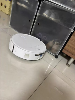 科沃斯扫地机器人75℃热水循环洗拖布，地面干净无水渍