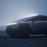 涨价5000美元后Cybertruck值不值？对比F-150 Lightning和Rivian R1T给你答案