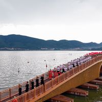 郑好出圈、袁志平刷屏、《丽水金沙》演了24年：民族舞传承到底靠什么