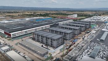 四次IPO折戟，西凤酒换了个搞钱方式：8.7亿增资全砸进窖池，但你杯里的凤香要2030年前后才受益