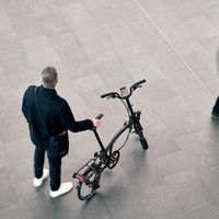 电助力折叠车是今年4+2圈最火的“新玩具”，但北京已明确：这是电动自行车，要上牌
