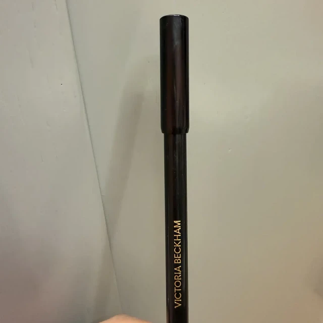 全网油眼皮在抢的贝嫂眼线笔，两百多一支值不值？翻完20多篇真实口碑，给你三档答案