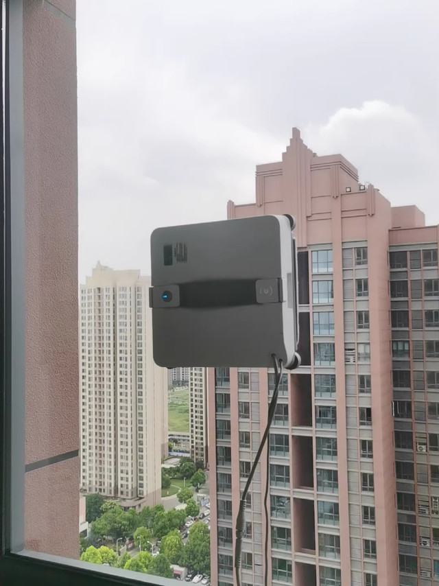 夏日高层擦窗，科沃斯窗宝Air 2真香实测