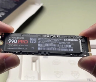 950入手1TB PCIe4.0 SSD，值不值？