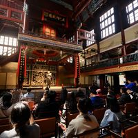 京剧唱腔入门：为什么全网“第一课”都是《卖水》？给新手的流派辨别指南与九月演出清单
