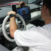 “名下无车首购补贴2万”刷屏三天：对完8部门细则、625亿资金流向和多地公告，这笔钱是假的，首购真能拿的是这三笔